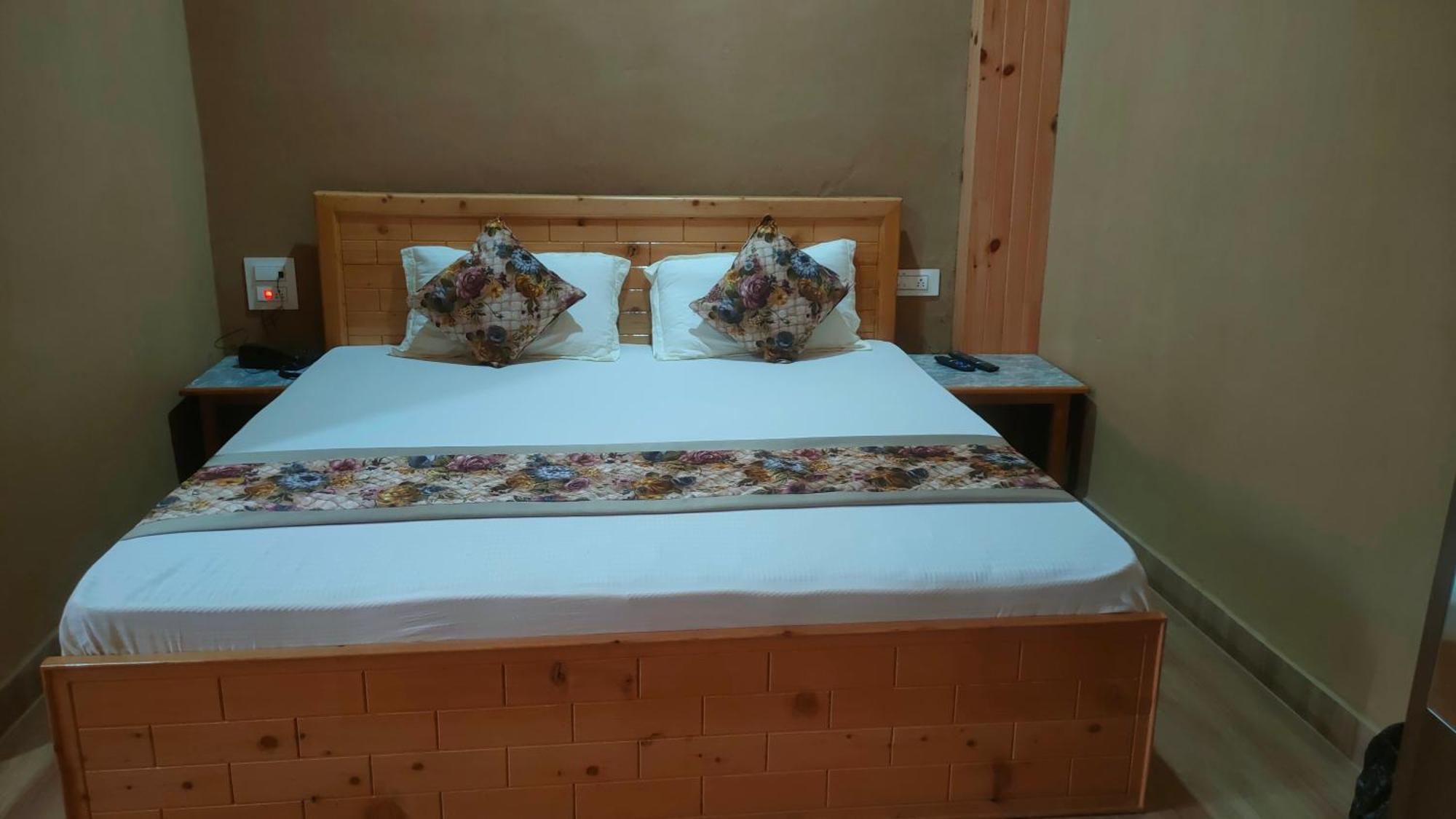 Hotel Cozy Haven Манді Екстер'єр фото